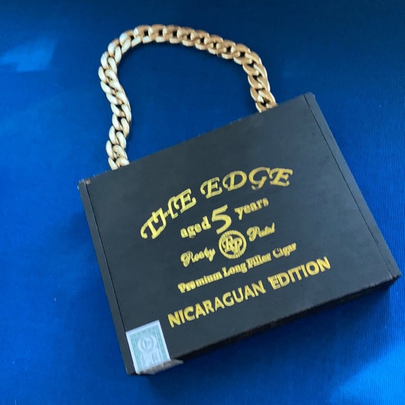 Handbags - 🖤Custom cigar box bag👜